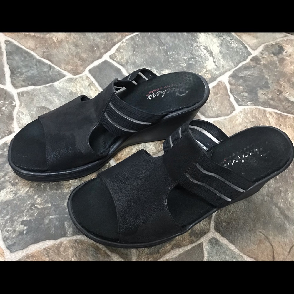 Sketchers Black Wedge Sandal 9.5
